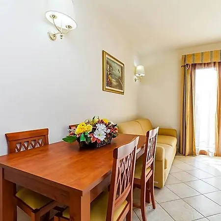 Regina Elena Aparthotel 3*